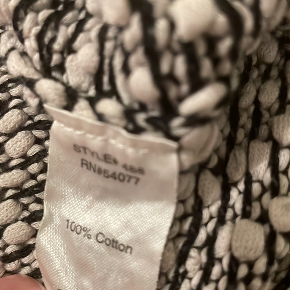 CAbi women’s sleeveless sweater -small - Picture 6 of 7